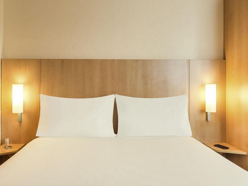 Ibis Budget - Porte De Баньоле Экстерьер фото