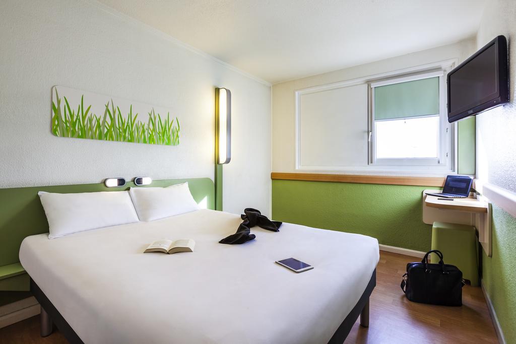 Ibis Budget - Porte De Баньоле Экстерьер фото