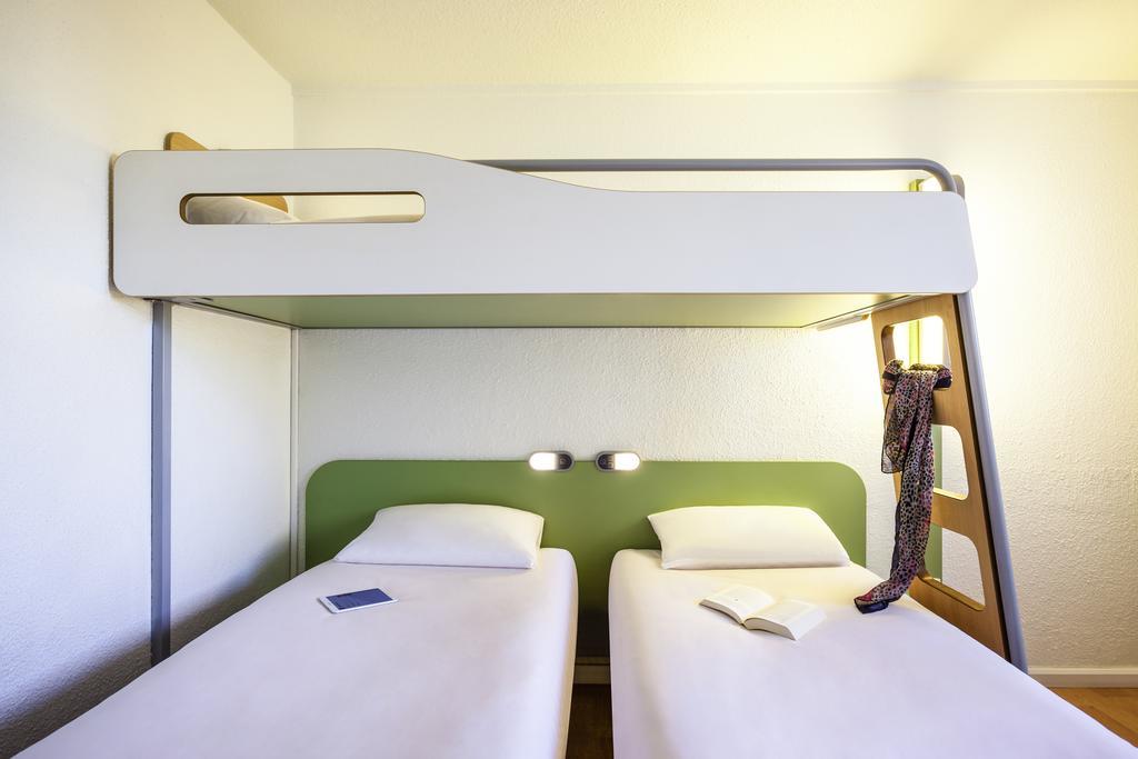 Ibis Budget - Porte De Баньоле Экстерьер фото