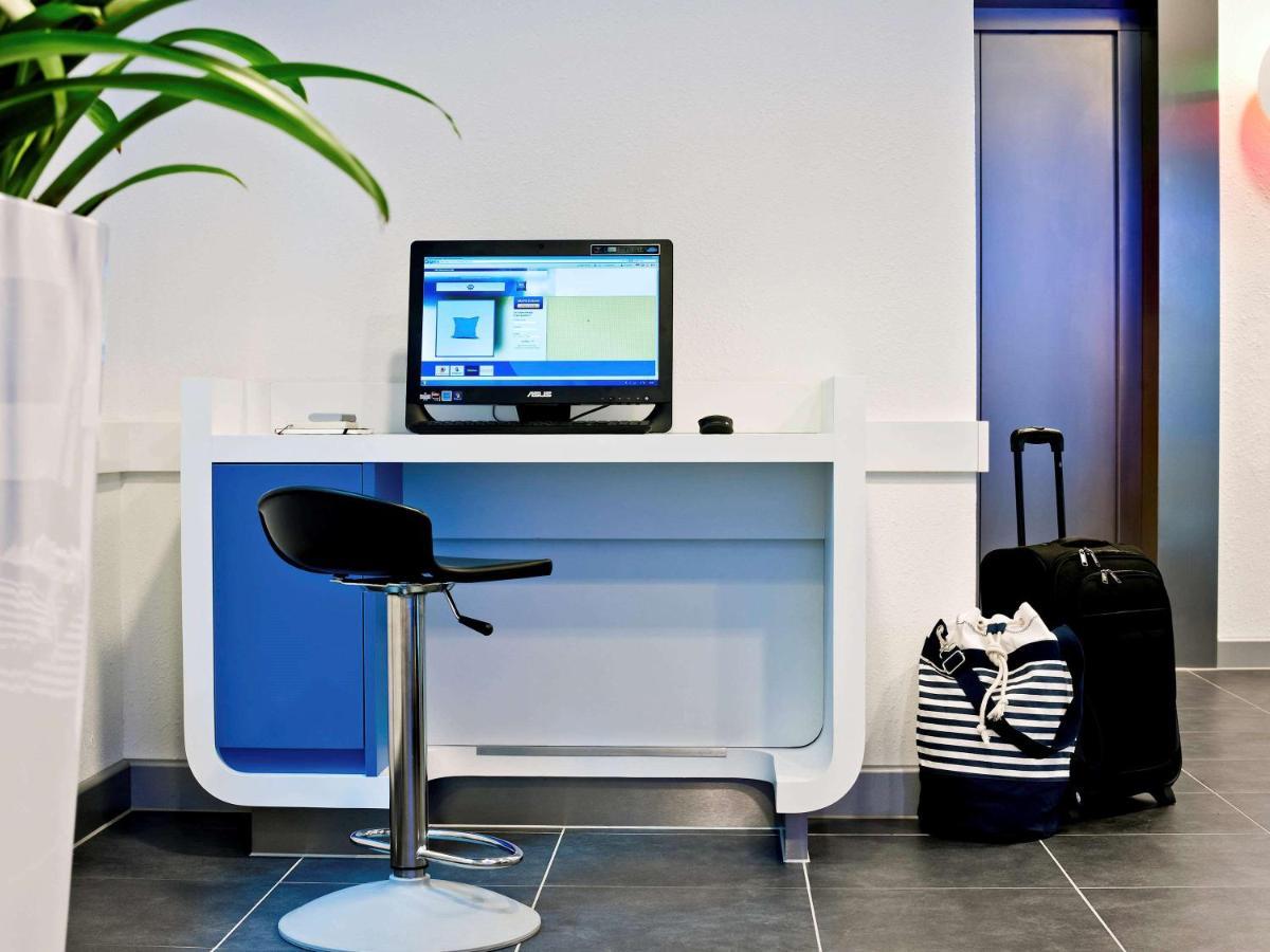 Ibis Budget - Porte De Баньоле Экстерьер фото